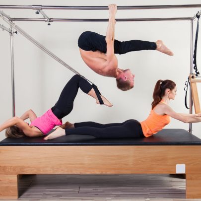 מה ההבדל בין יוגה לפילאטיס – כל מה שחשוב לדעת